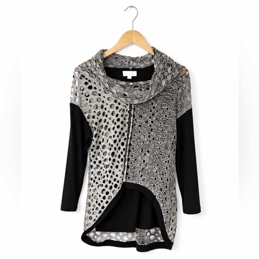 Joseph Ribkoff 2-Piece Tunic Set – Black & Silver Lace Overlay
Sz 10